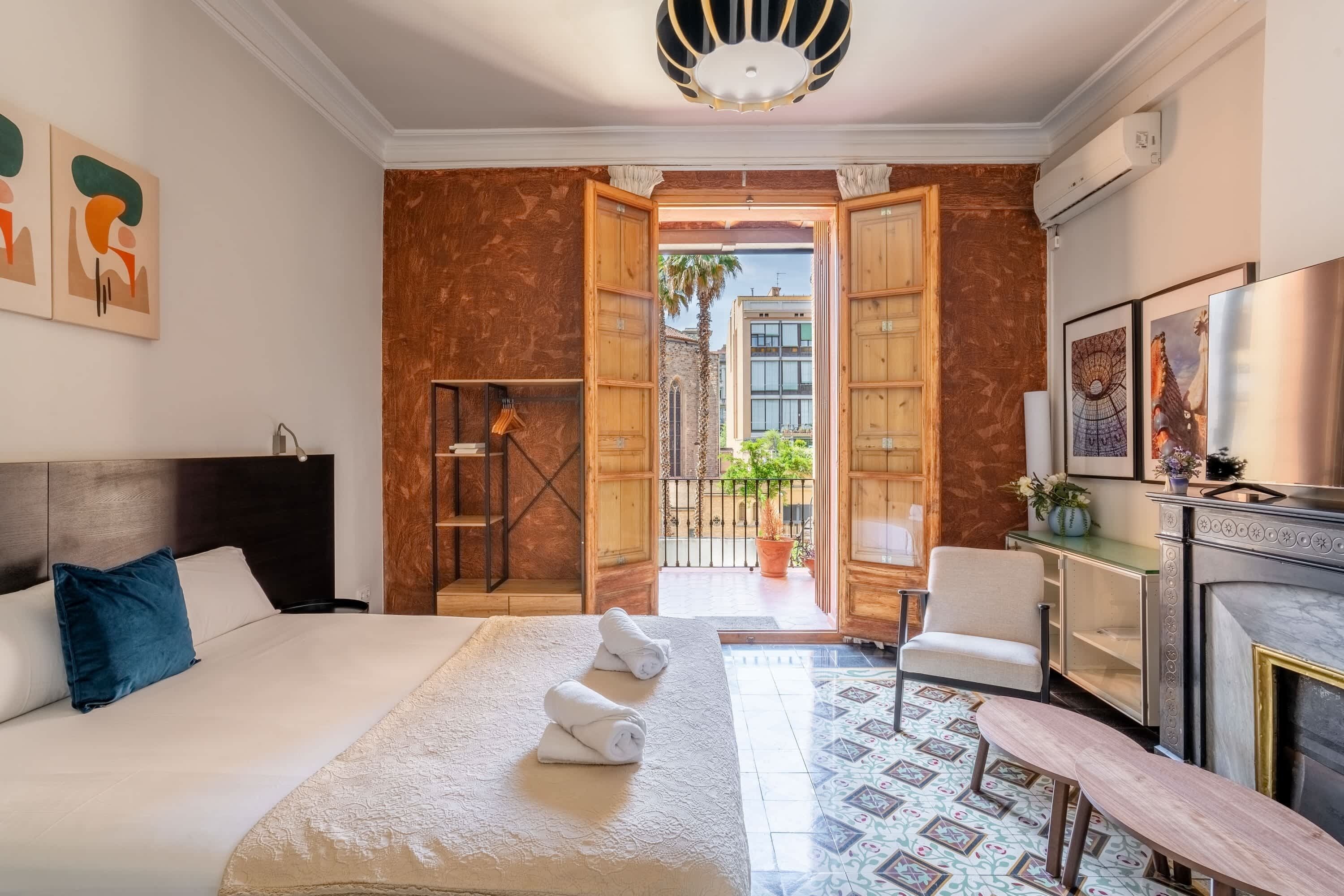 4 makuuhuonetta, työpöytä, silitysrauta/-lauta, Wi-Fi