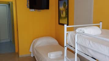 1 bedroom, bed sheets
