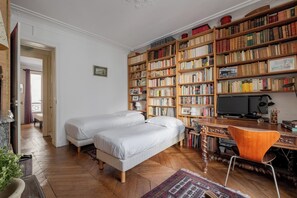 2 habitaciones, escritorio, wifi y ropa de cama 