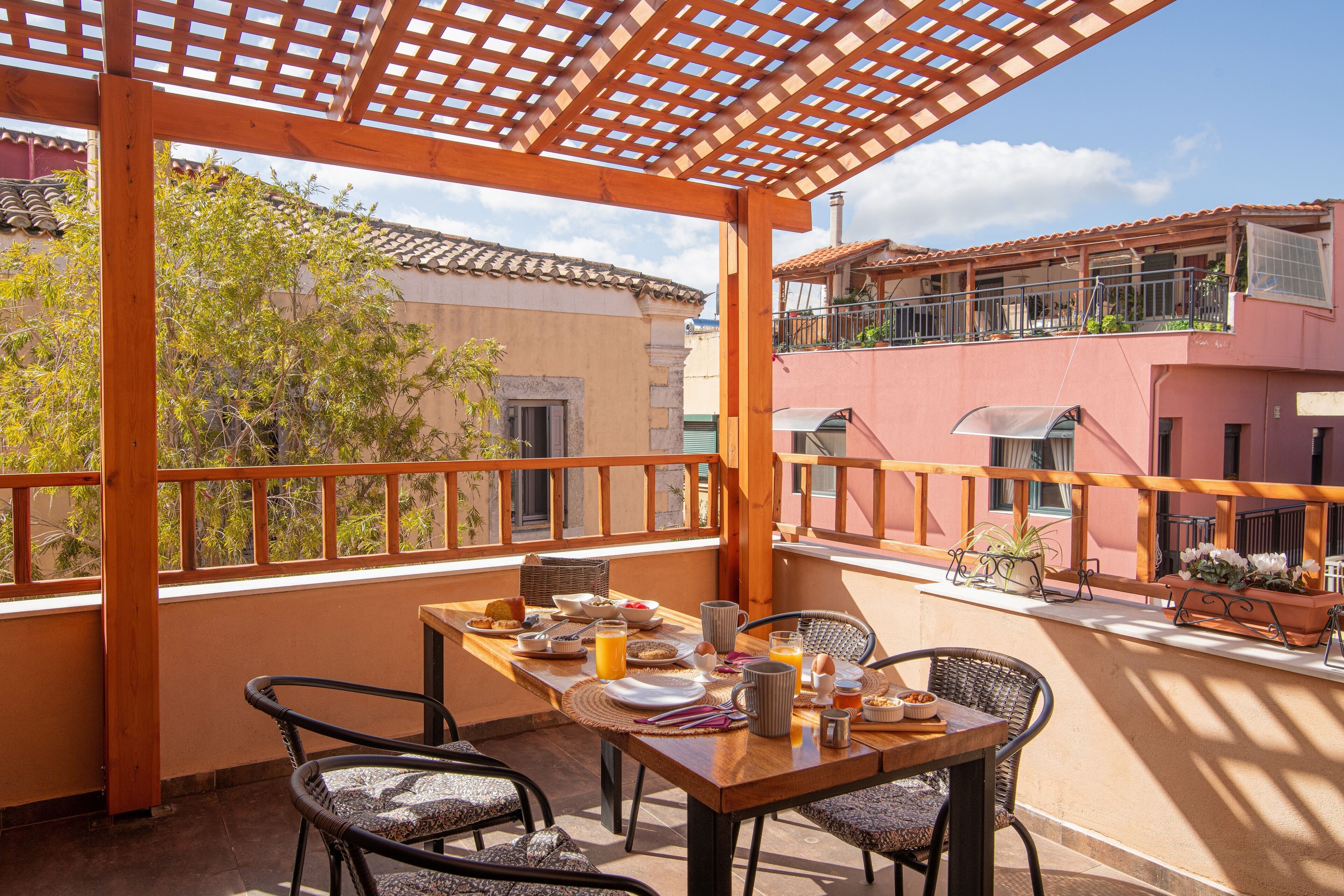 Tägliches einheimisches Frühstück (17 EUR pro Person)