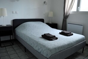 1 bedroom, bed sheets - La Petite Marie-b, Terrasse, Plages à 250m (Luc-sur-Mer)