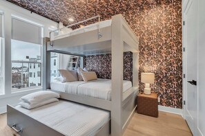 8 bedrooms, iron/ironing board, WiFi, bed sheets