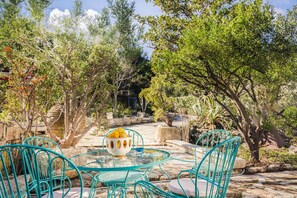 Outdoor dining - MyThea Villa estate A class (zakynthos)