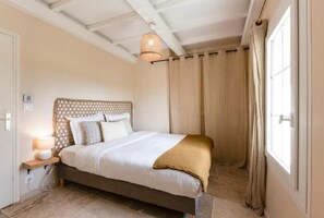 5 Schlafzimmer, Bügeleisen/Bügelbrett, Reisekinderbett, WLAN