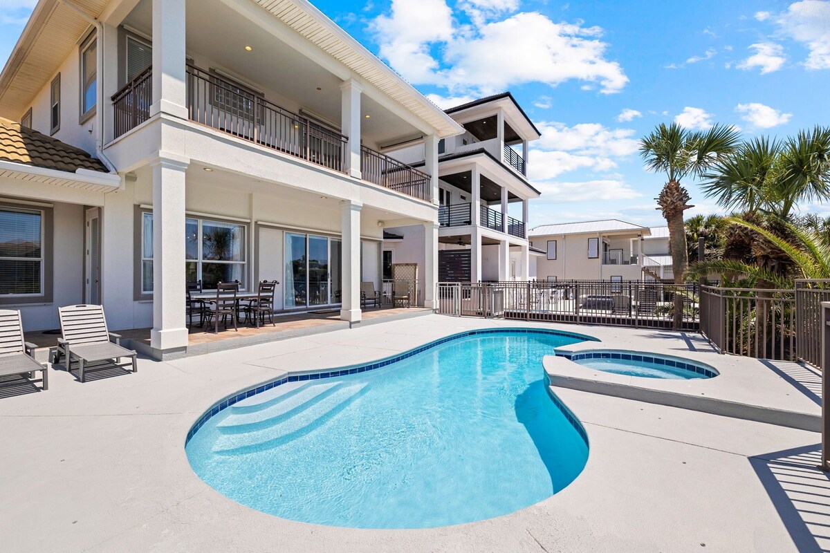 Photo 38 of Casa Esmerelda: Lake Front Luxury Home w/ Private Pool & Golf Cart