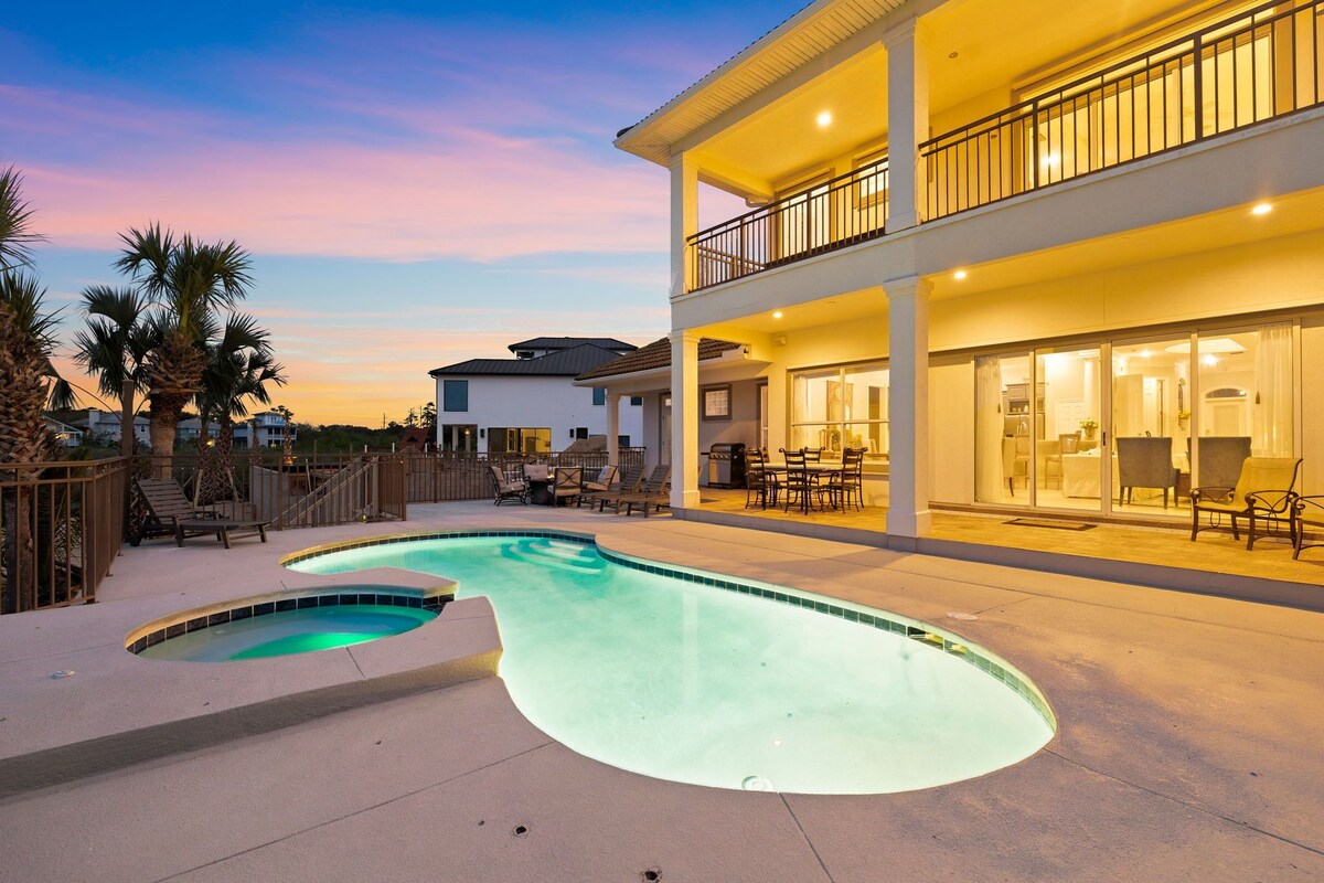Photo 2 of Casa Esmerelda: Lake Front Luxury Home w/ Private Pool & Golf Cart