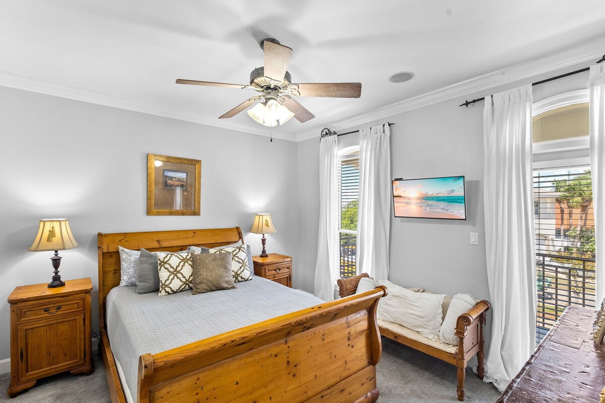 Photo 26 of Casa Esmerelda: Lake Front Luxury Home w/ Private Pool & Golf Cart