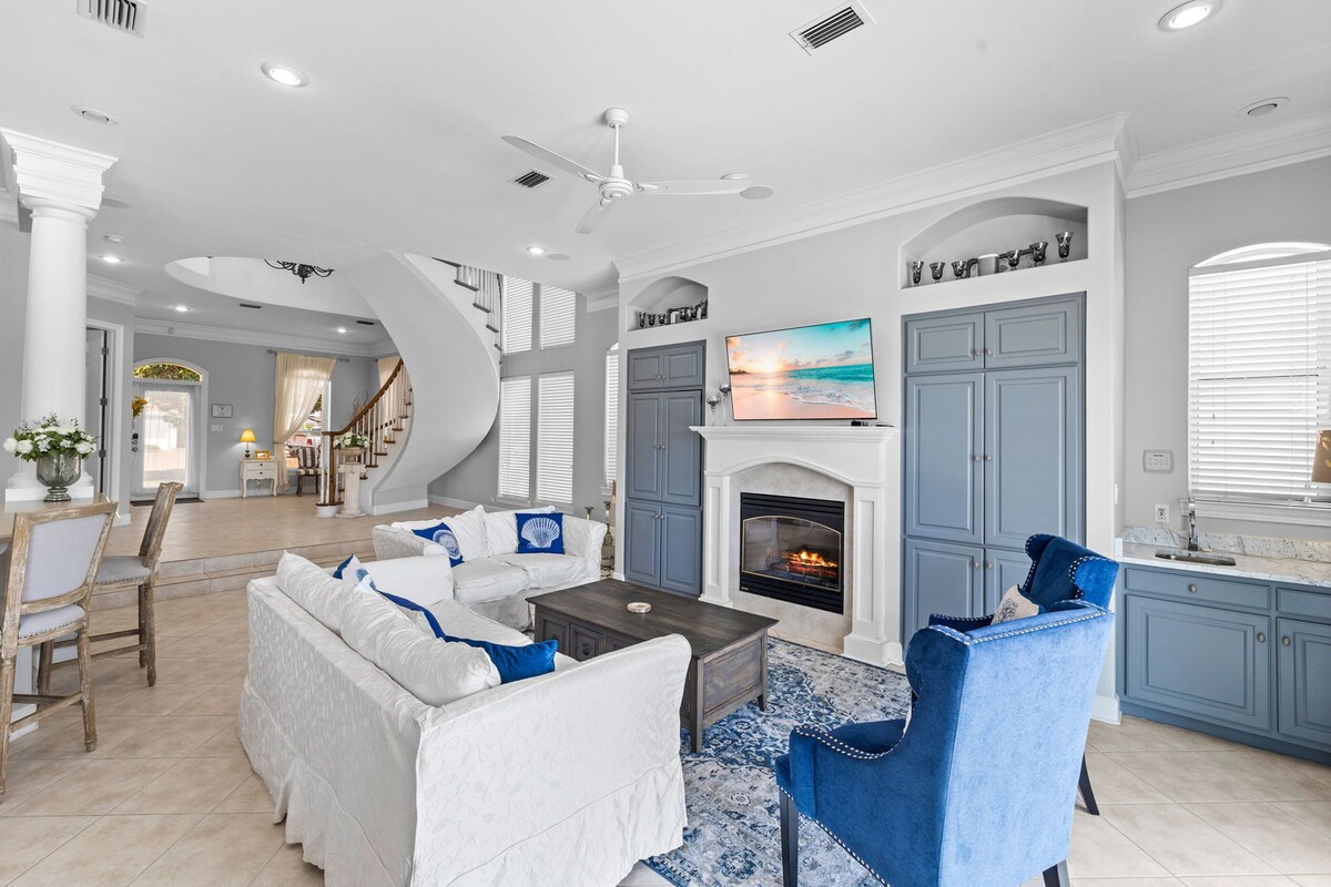 Photo 16 of Casa Esmerelda: Lake Front Luxury Home w/ Private Pool & Golf Cart