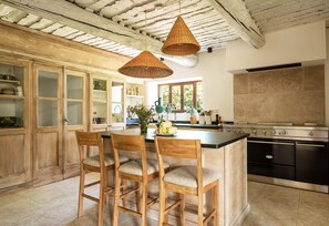 Mikrowelle, Ofen, Herdplatte, Geschirrspüler