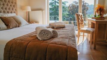Standard Room, Garden View | Desk, laptop workspace, soundproofing, free WiFi