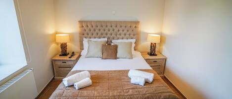 Standard Room, Garden View | 1 bedroom, desk, laptop workspace, soundproofing