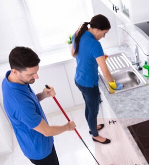 Kylskåp, mikrovågsugn, ugn och spishäll