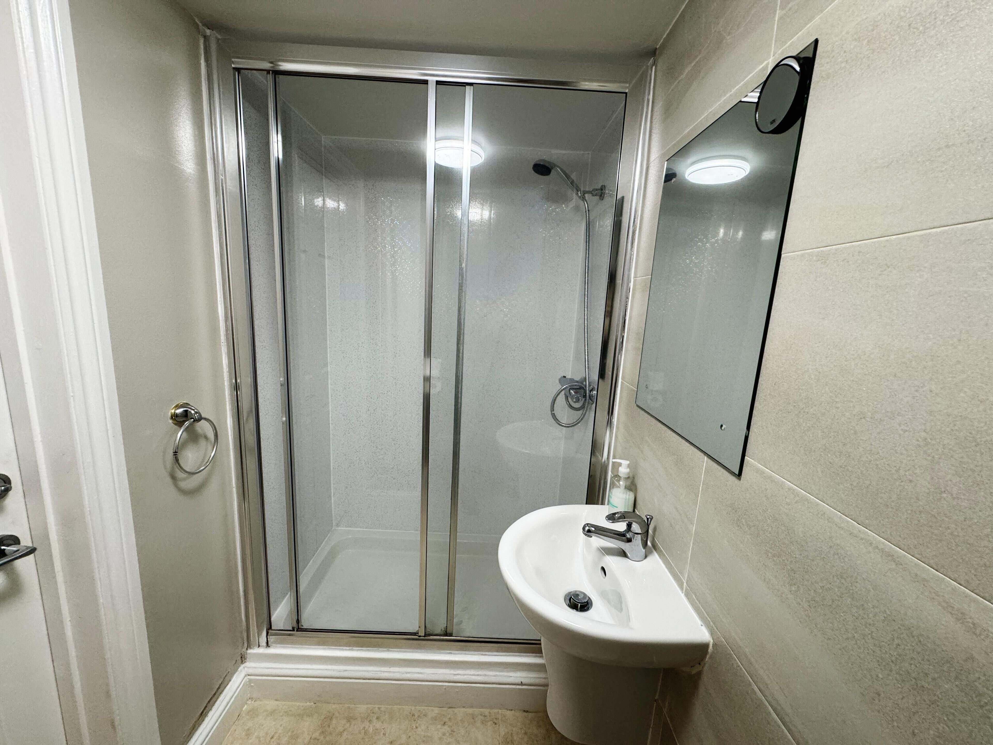 Deluxe Double Room | Bilik Mandi | Pengering rambut, tuala disediakan 