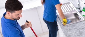 Cozy 2BR 2BR Townhouse Netflix Private Parking Great Location!