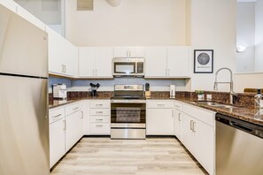 アパートメント | 専用キッチン | 冷蔵庫、電子レンジ、オーブン、食器洗い機