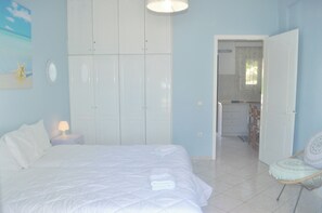 1 bedroom, iron/ironing board, internet, bed sheets