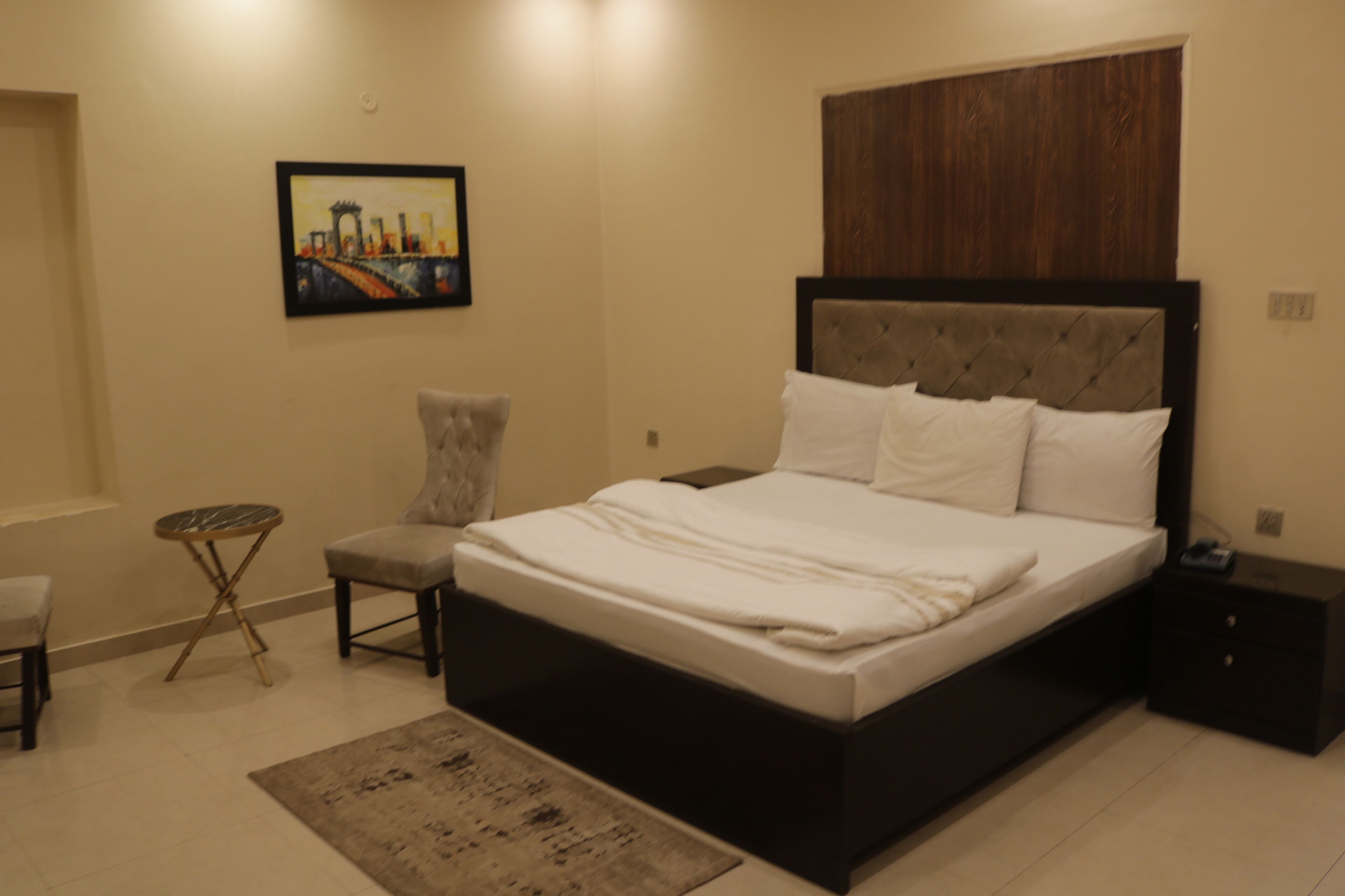 Suite | Wi-Fi gratis dan seprai linen