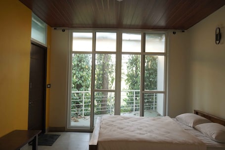 Quarto casal ou duplo básico. One Piece Homestay