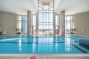 Bañera con ducha, artículos de tocador gratuitos, secador de pelo