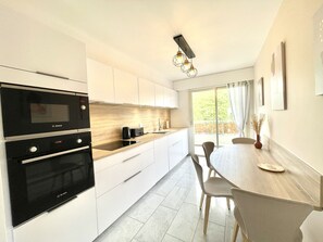 Fridge, microwave, oven, dishwasher - Vezelay 3 (Cannes)