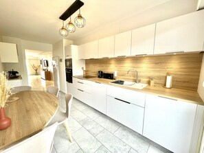 Fridge, microwave, oven, dishwasher - Vezelay 3 (Cannes)