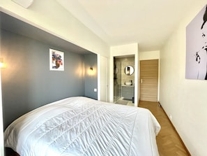 3 quartos, ferros/tábuas de passar roupa, Wi-Fi de cortesia