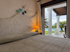 3 habitaciones, tabla de planchar con plancha, wifi y ropa de cama 