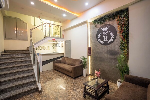 Reception hall - Hotel Royce Executive (Mumbai)