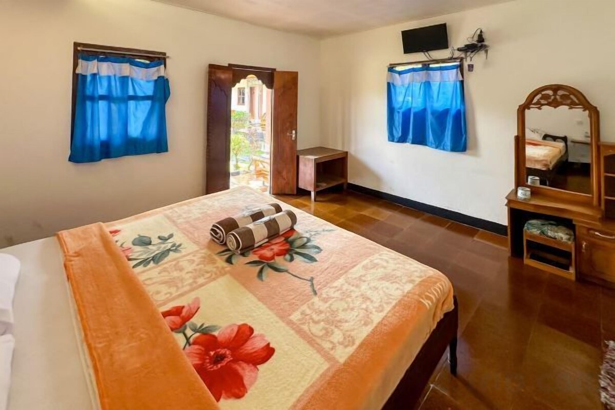 Bureau, draps fournis