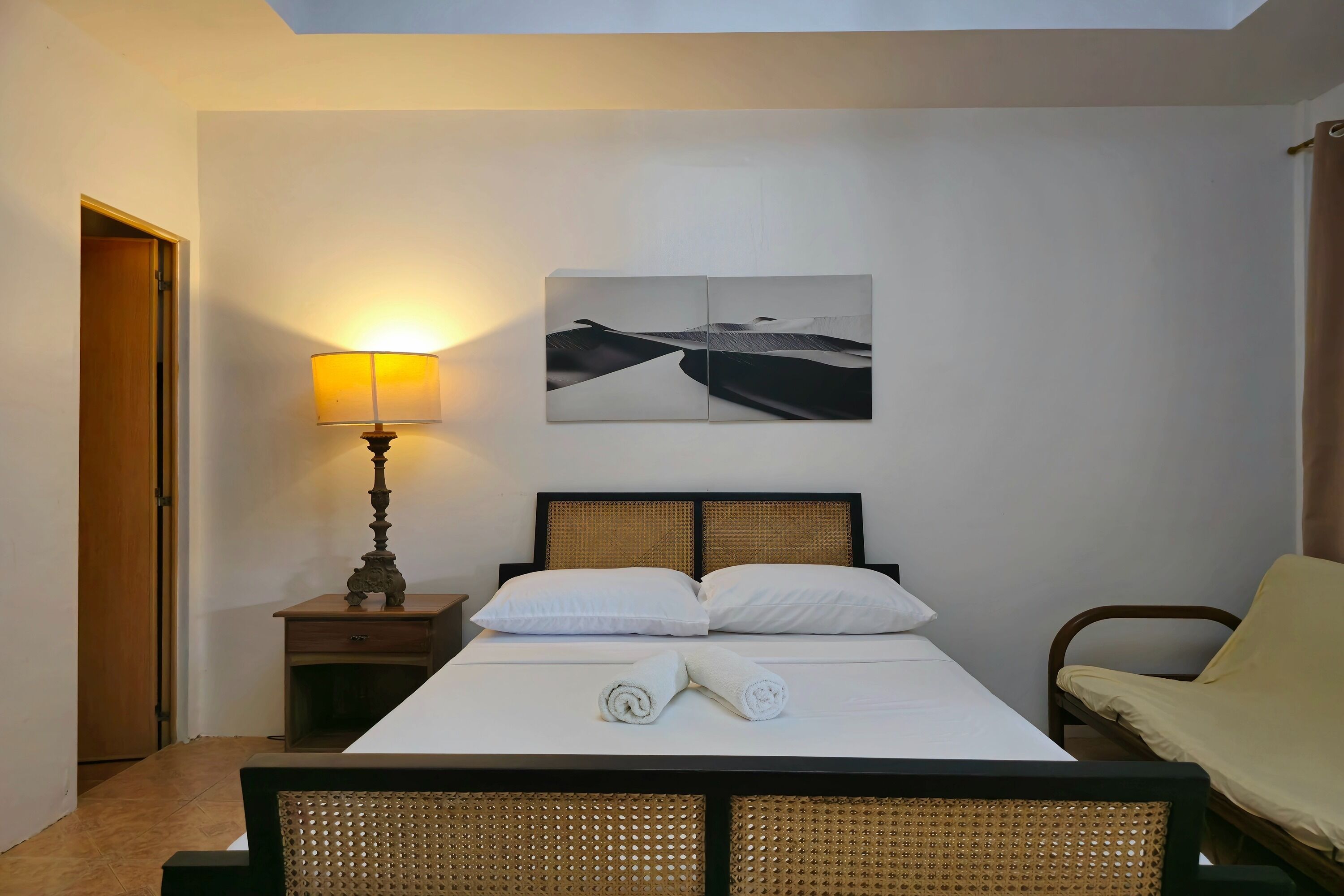 Desk, free WiFi, bed sheets