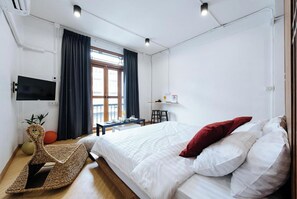 Deluxe Double Room | Desk, iron/ironing board, free WiFi, bed sheets