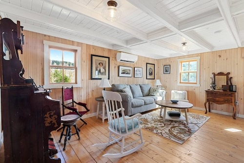 The Howard House Daniel’s Cove