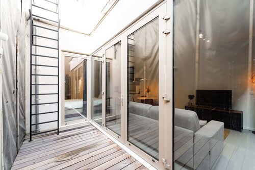 Chic 2-Bedroom Haven in Antwerp