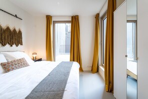 1 bedroom, travel cot, WiFi, bed sheets