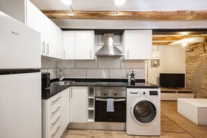 Microondas, horno y condimentos 