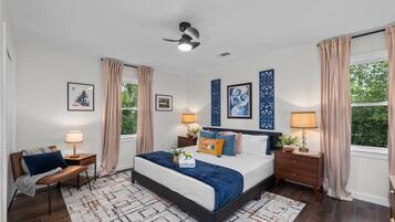 4 bedrooms, desk, iron/ironing board, free WiFi