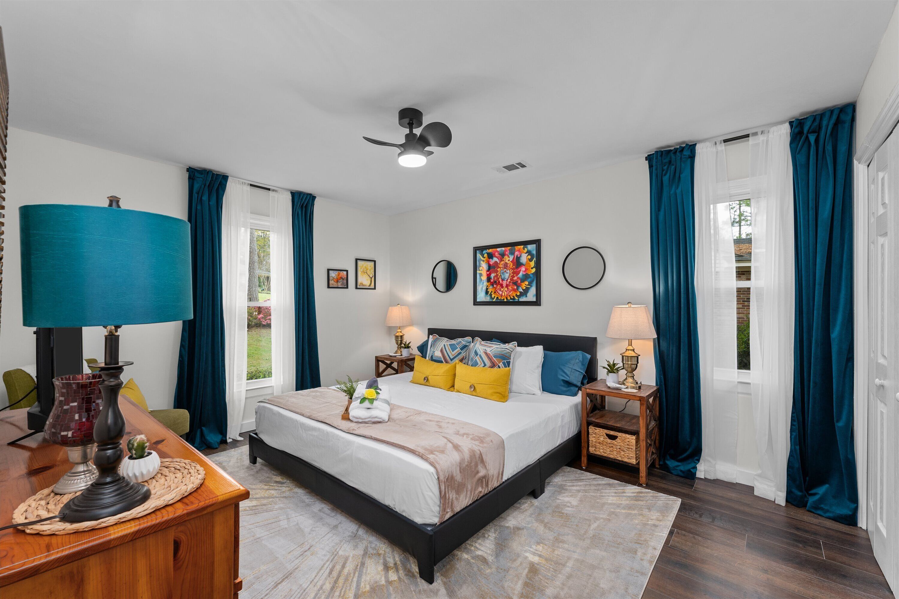 4 bedrooms, desk, iron/ironing board, free WiFi