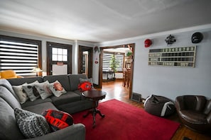 Télévision, baby-foot