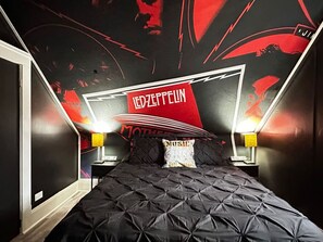 5 bedrooms, WiFi, bed sheets