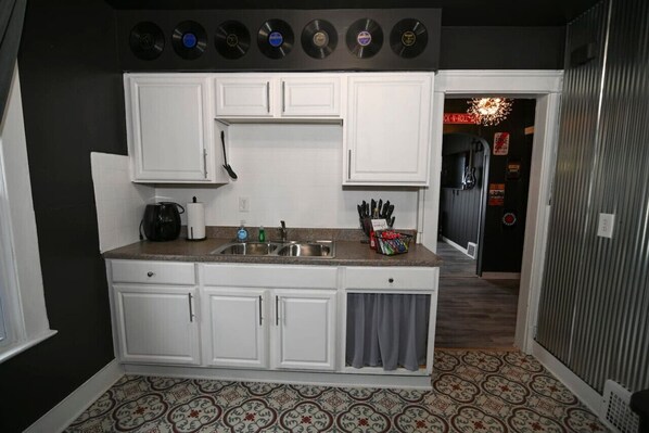 المنشأة من الداخل