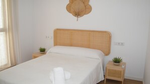 2 bedrooms - Family-Friendly Apartment with Pool & Parking, 200m from Playa de Gandía (Gandía)