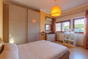 2 habitaciones y espacio para trabajar con laptop