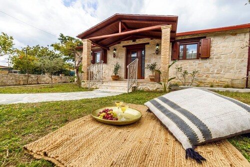 Holiday House - 5 minutes from Kalamaki Beach