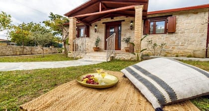 Holiday House - 5 minutes from Kalamaki Beach