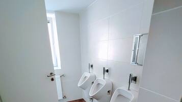 Room, 1 Bedroom, Smoking, Patio | Bathroom