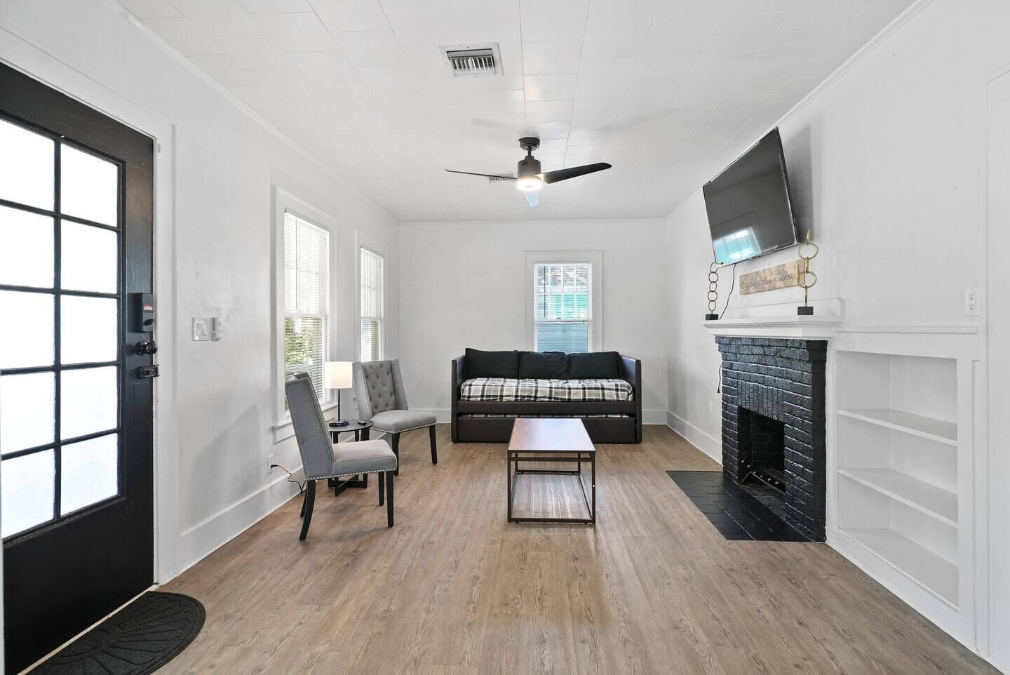 Orlando Retreat with Fireplace