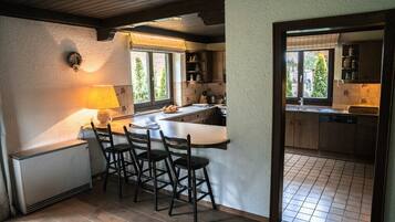 Oven, stovetop, dishwasher