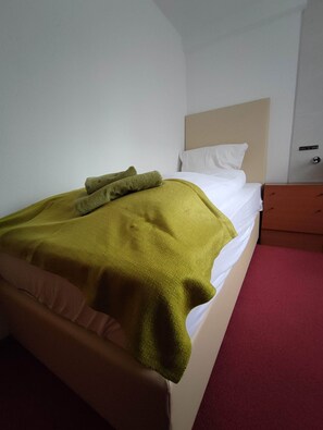 Room, 1 Bedroom, Smoking, Terrace | 1 bedroom - Room in Guest Room - Single Room With Shared Bathroom and Kitchen (Forbach)