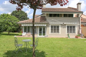 Outdoor dining - Villa Beatrice - Spaziosa Villa con Giardino tra Torino e Le Langhe (Riva presso Chieri)