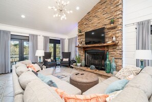 Smart-tv en een open haard